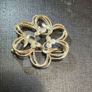 Sarah Coventry Gold and Silver Loop Brooch
